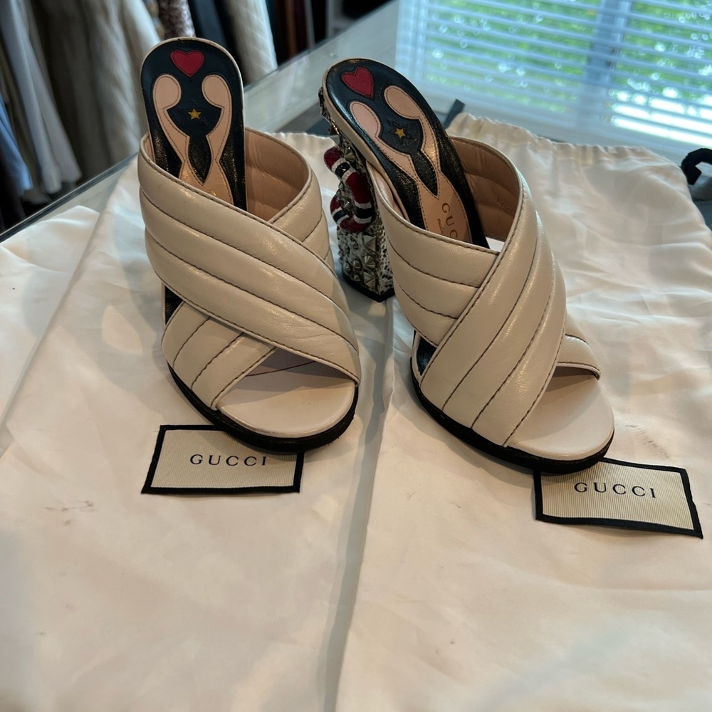 Gucci shoes 38.5